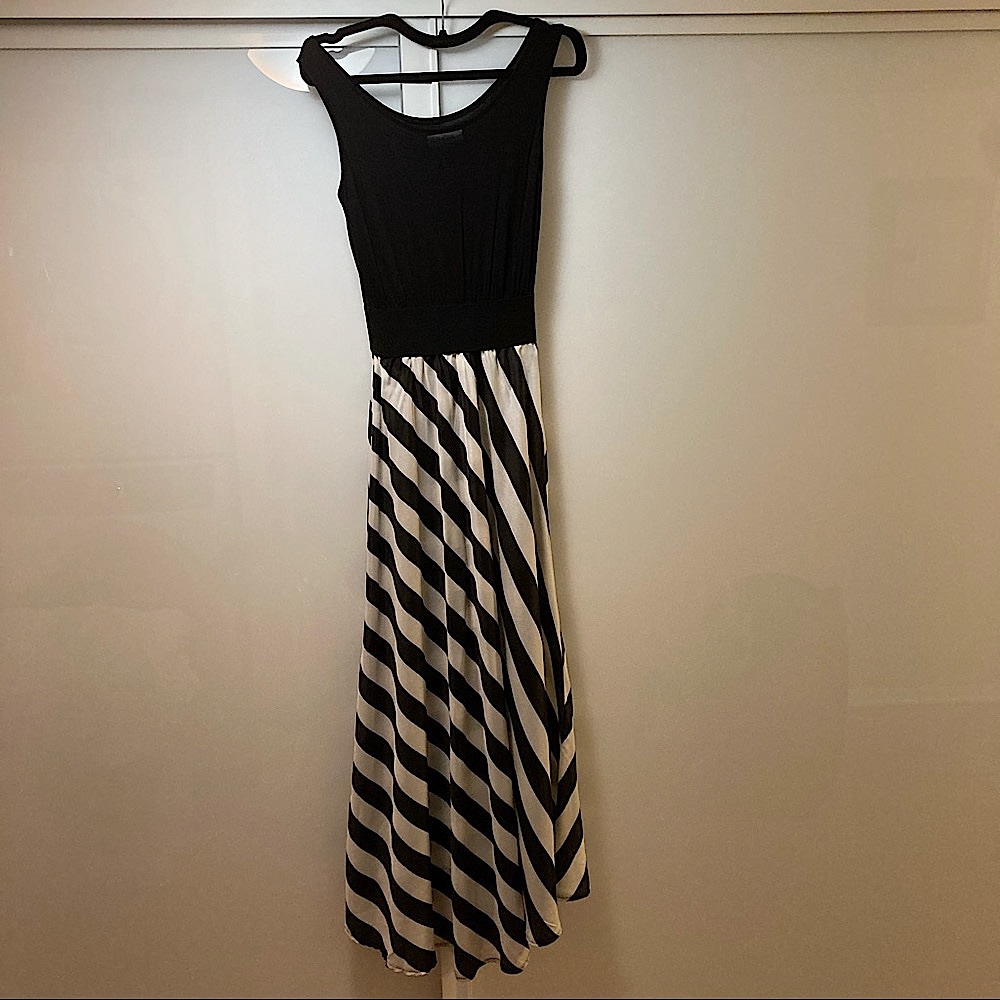 Mixinni  Black and White Dress